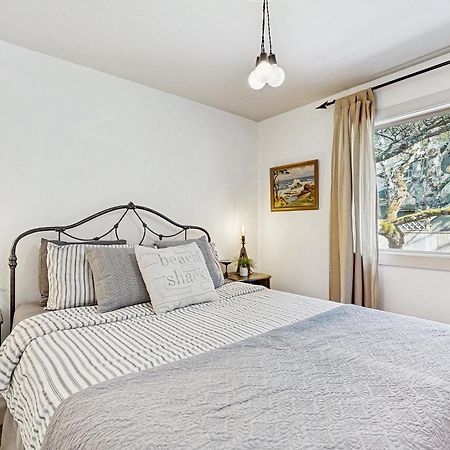 Calm Waters Villa Rockaway Beach Bagian luar foto